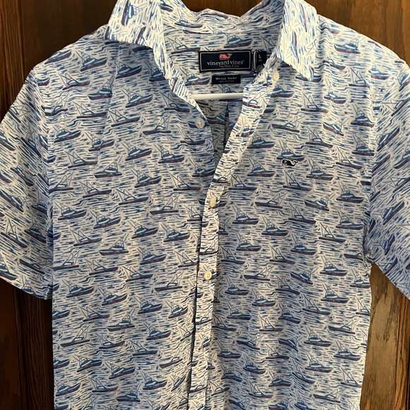 Vineyard Vines - Picture 3 of 4